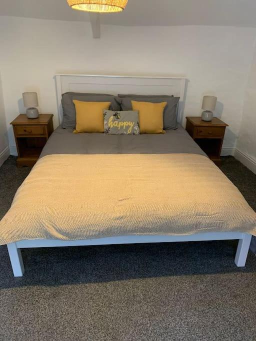 Bryndegwel In Saint Dogmaels, Cardigan- River Views, Free Parking Экстерьер фото
